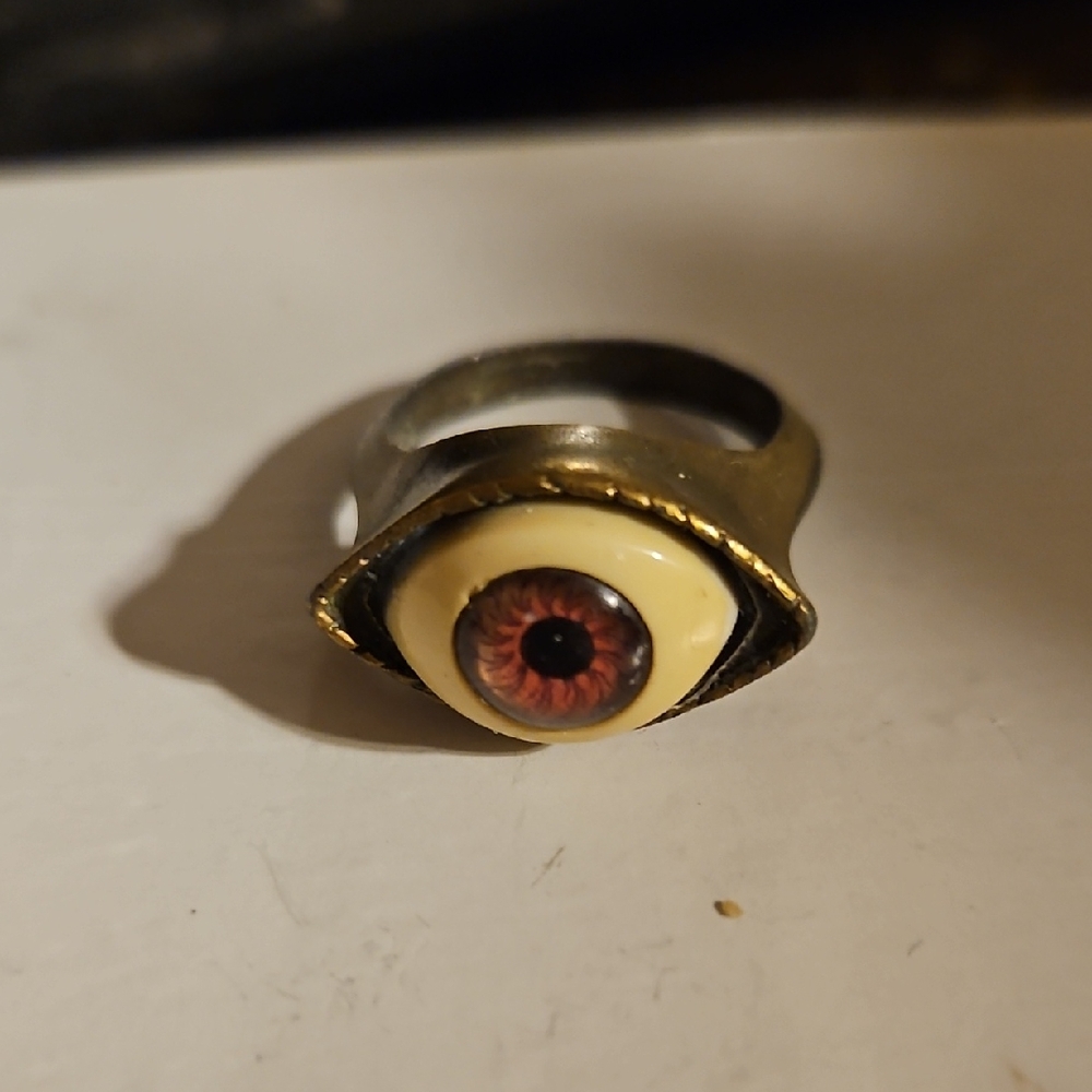 Vintage Eyeball Statement Ring - Cream & Brown Eye Size 8